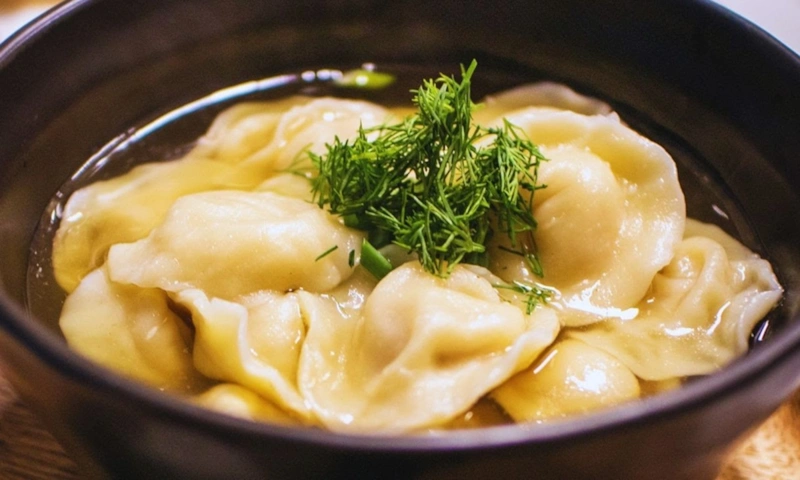 Ароматный бульон: пельмени дома