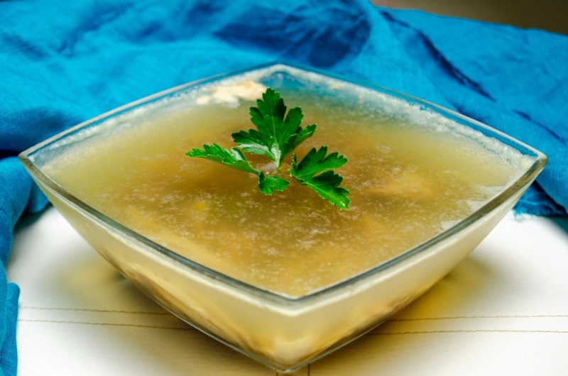 Куриные лапки: домашний холодец