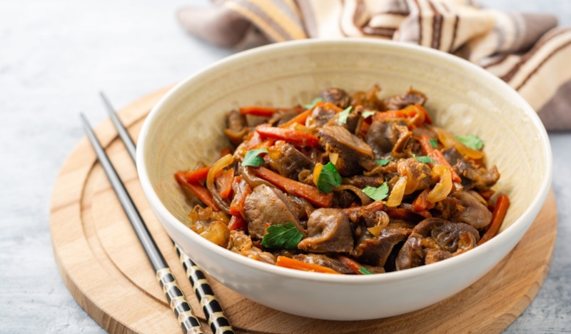 Куриные желудки: густая подливка