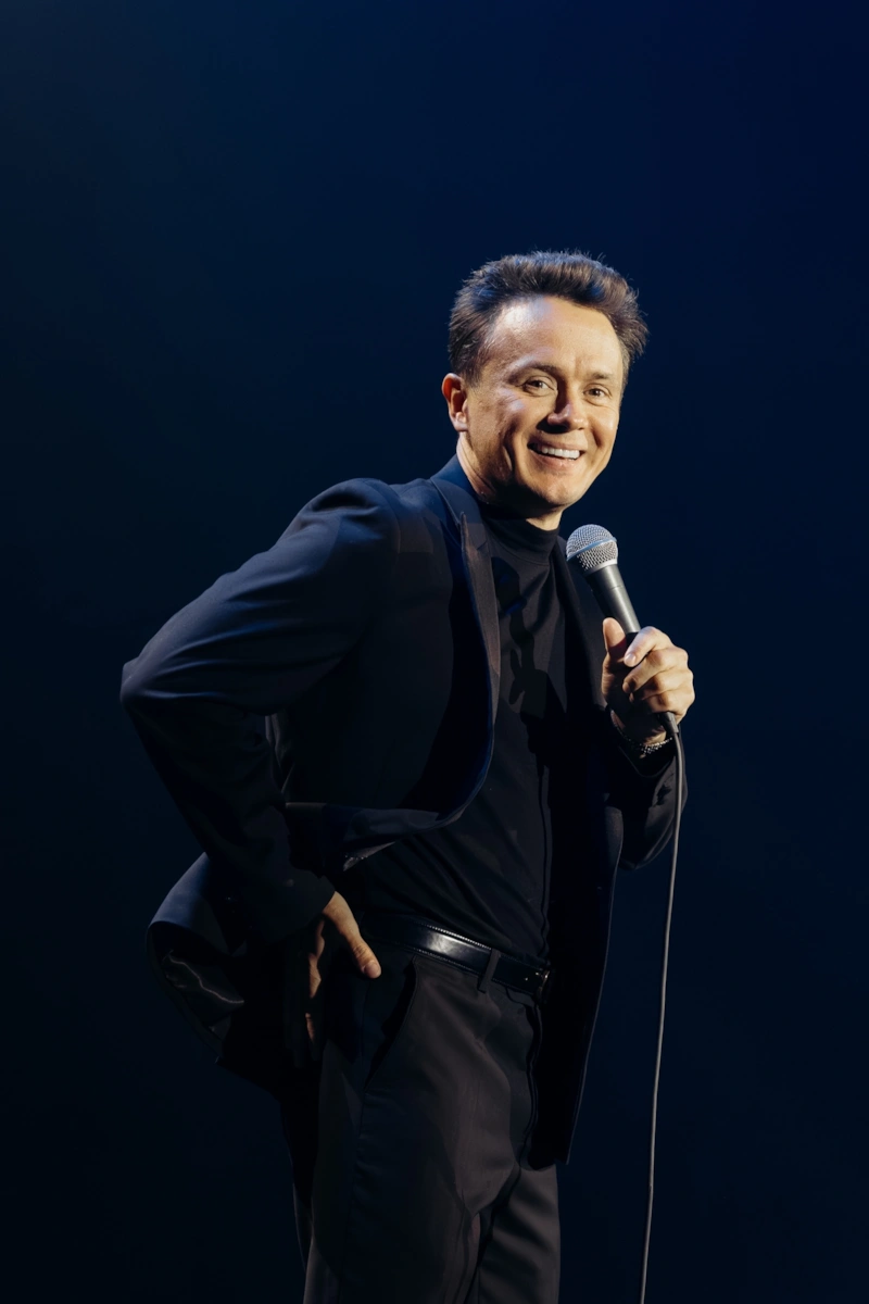 Илья Соболев в костюме