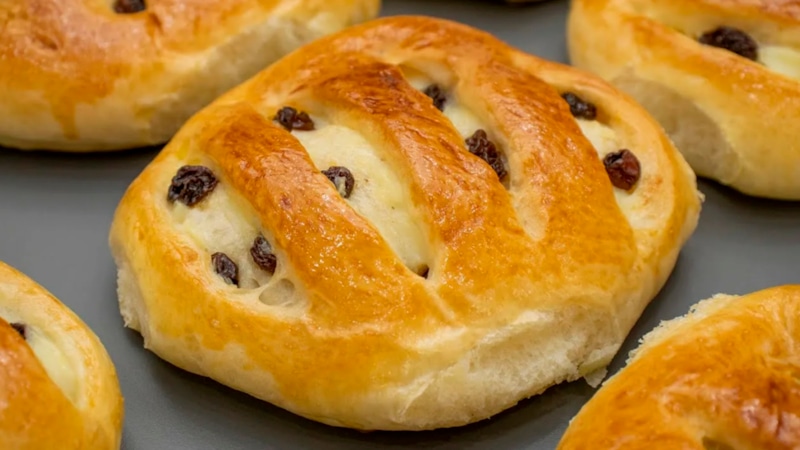 Домашняя выпечка: булочки с кремом