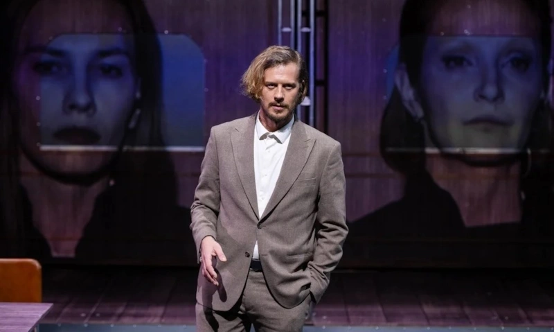 Тихон Жизневский в спектакле «Воскресение»