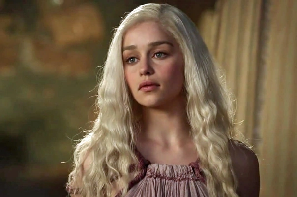 Эмилия Кларк в «Игре престолов»
