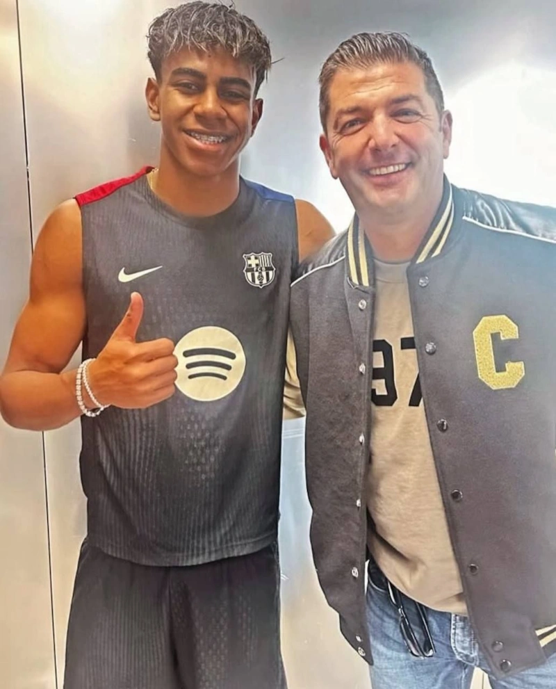 Ламин Ямаль и Франк Артига 