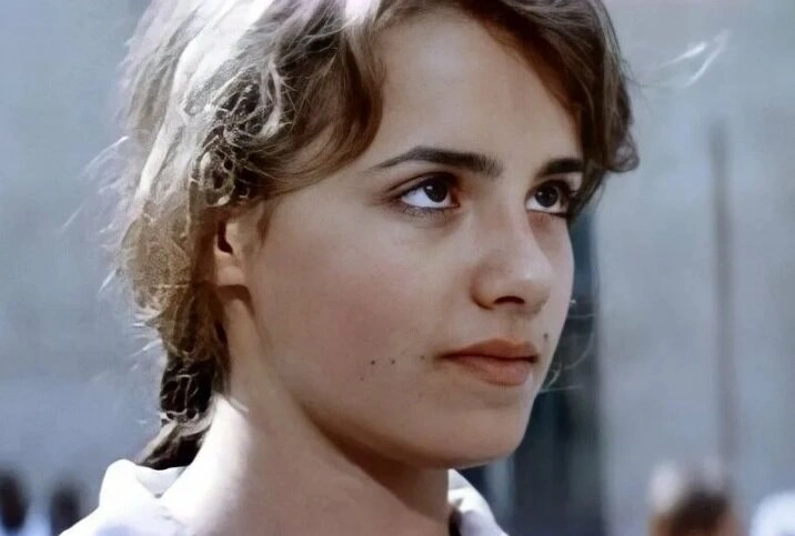 Елена Цыплакова в фильме «Школьный вальс»