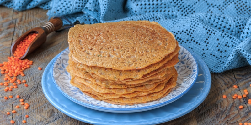 Чечевичные лепешки: золотистая текстура