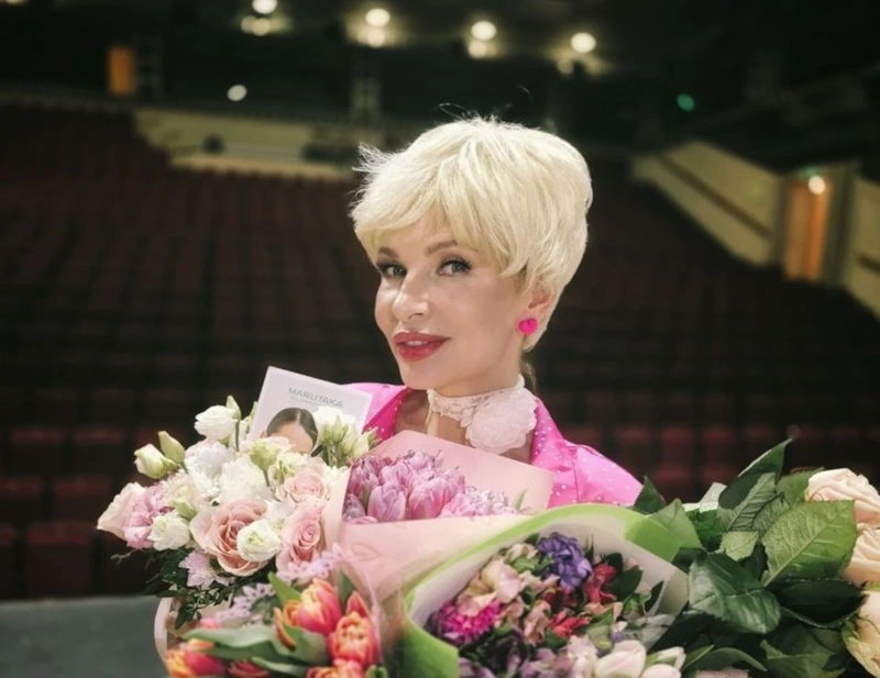 Эвелина Бледанс попала в аварию с оленем