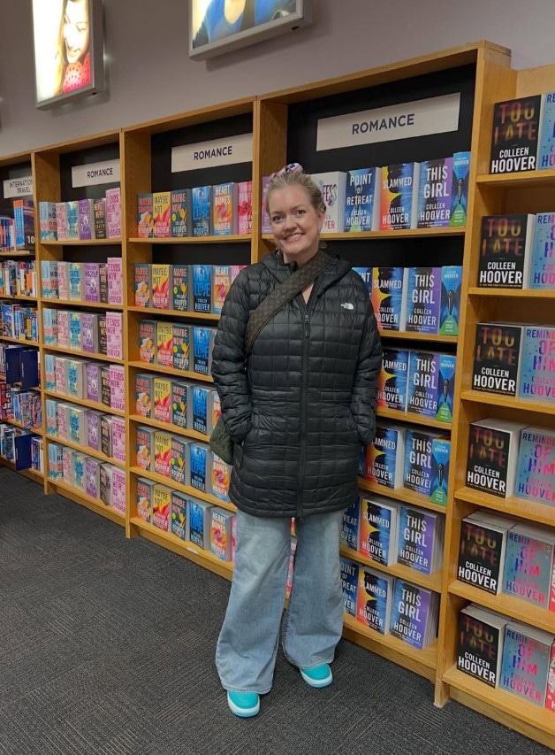 Писательница Колин Гувер Писательница Колин Гувер