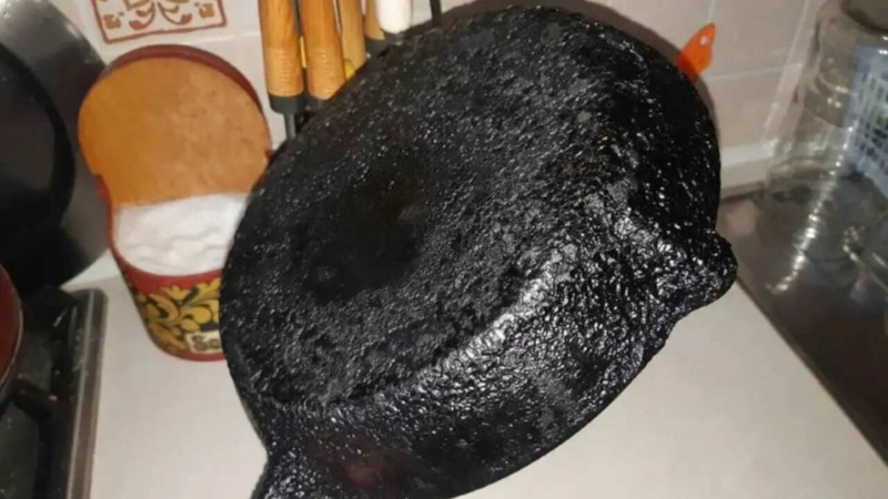 Старая сковорода: очистка нагара Старая сковорода: очистка нагара