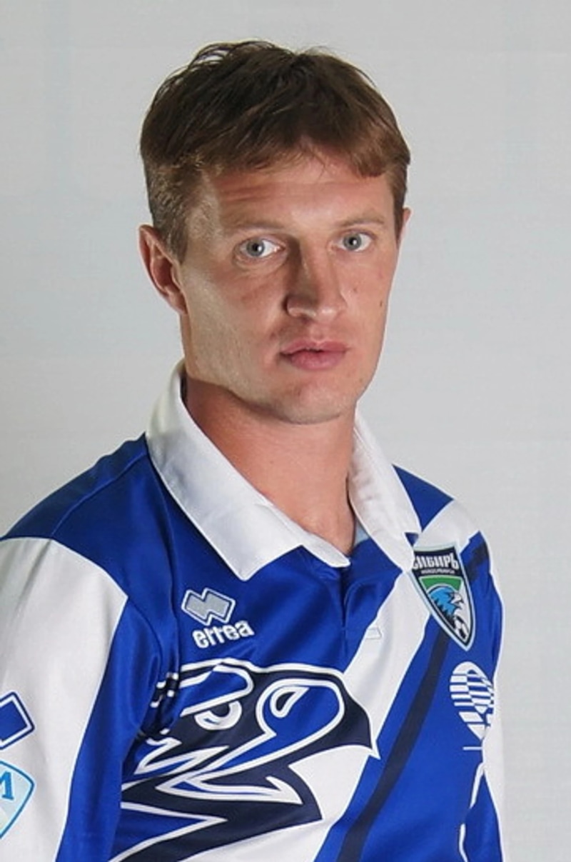 Нападающий ФК «Сибирь» Дмитрий Акимов