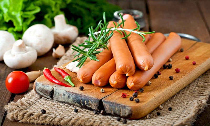 Сосиски по-идеальному: правильная варка и сочная текстура