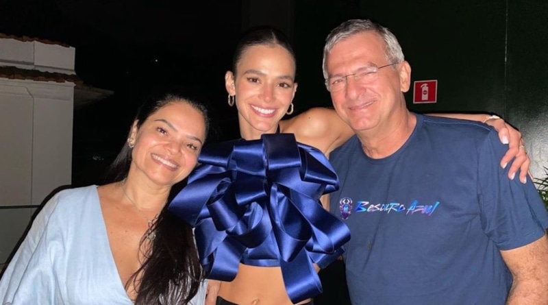 Бруна Маркезини с мамой и папой