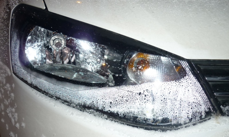 Запотевшая фара: влага внутри Запотевшая фара: влага внутри