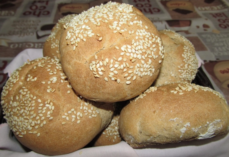 Булочки «Столичные»: золотистая выпечка