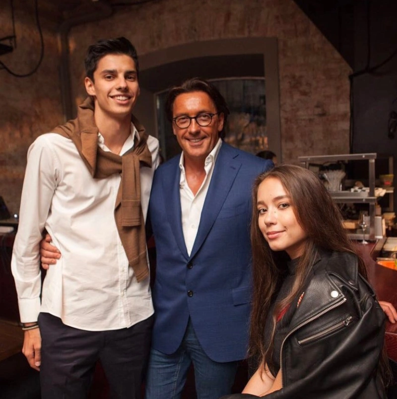 Вадим Лапин с женой и сыном