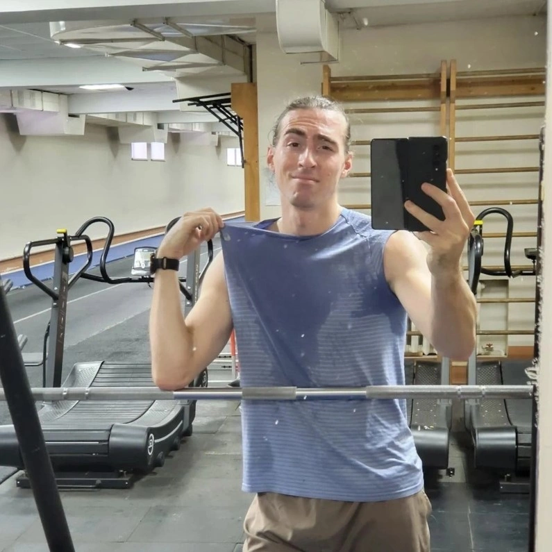 Сергей Шубенков на тренировке