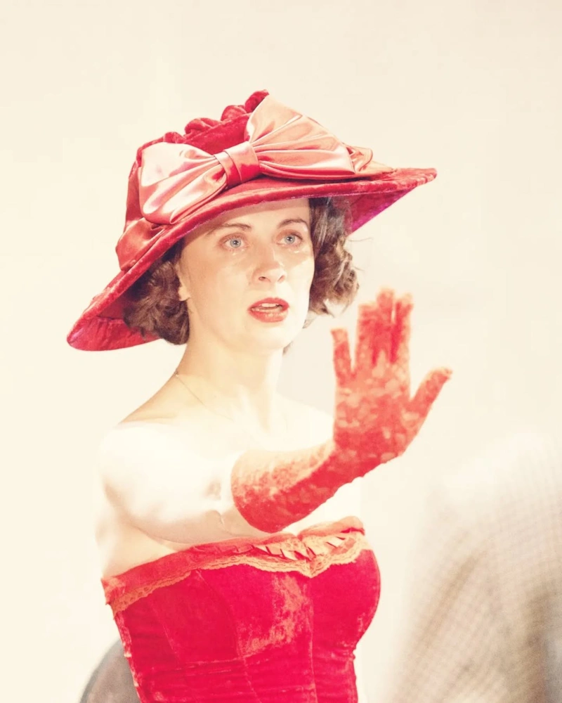 Актриса Мария Фефилова в театре