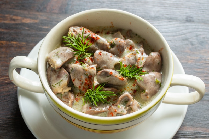 Куриные сердечки: тушеное блюдо