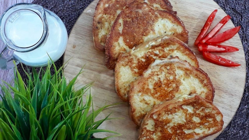 Гренки со сметаной: золотистая корочка