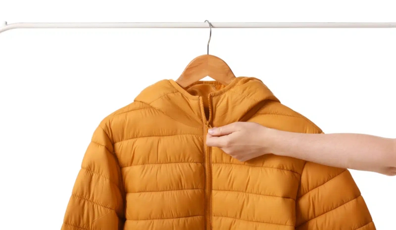 Чистка пуховика: локальные пятна Чистка пуховика: локальные пятна