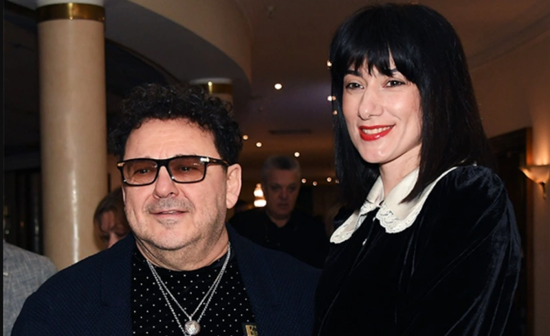 Игорь Саруханов с седьмой женой Лесей Садовской Игорь Саруханов с седьмой женой Лесей Садовской