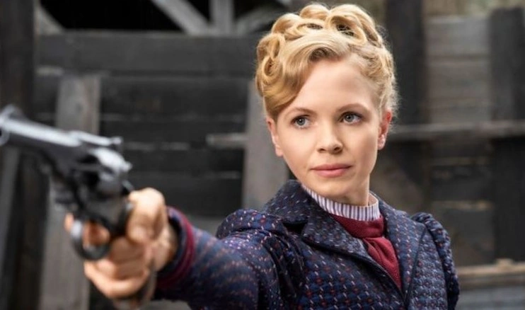 Кейт Филлипс в сериале «Мисс Скарлет и Герцог»