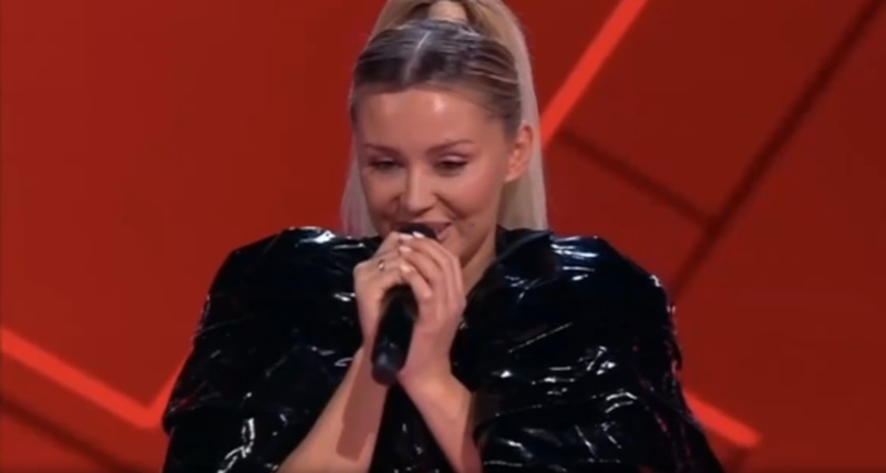 Елена Дородных в шоу «Голос» Елена Дородных в шоу «Голос»