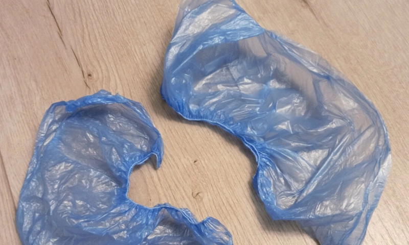 Бахилы дома: неожиданный помощник