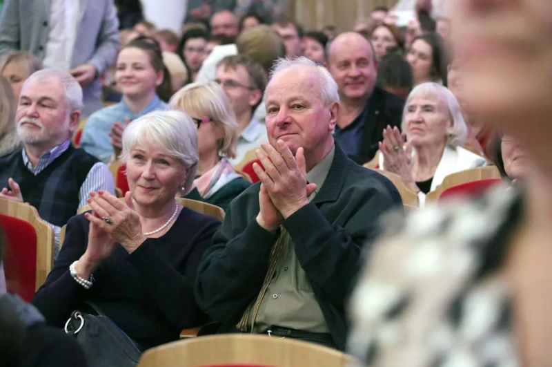 Владислав Чернушенко с женой