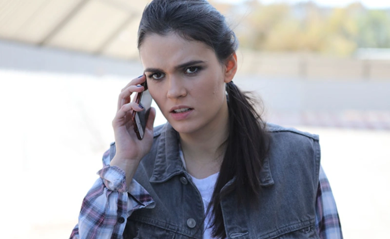 Кадр из сериала «Этим пыльным летом»