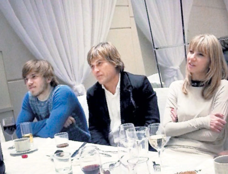 Алексей Глызин с женой и младшим сыном