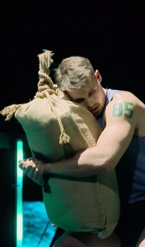 Никита Бызов в шоу «Титаны» Никита Бызов в шоу «Титаны»