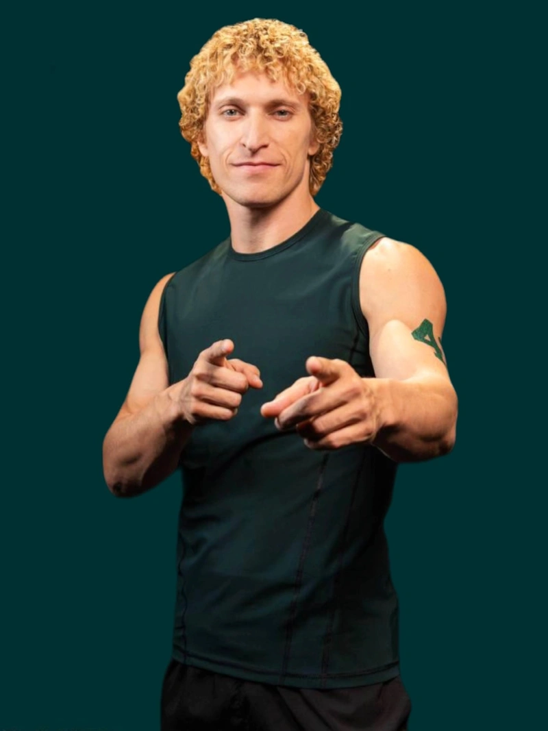 Александр Миронов в шоу «Титаны» на ТНТ