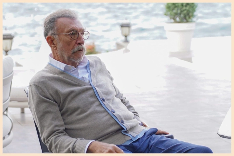 Кадр из сериала «Мошенники»