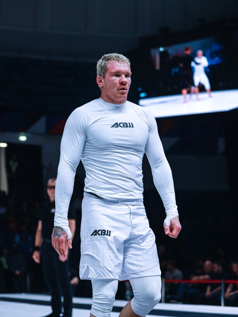 Боец ММА по прозвищу «Белая горилла» Илья Бельский Боец ММА по прозвищу «Белая горилла» Илья Бельский