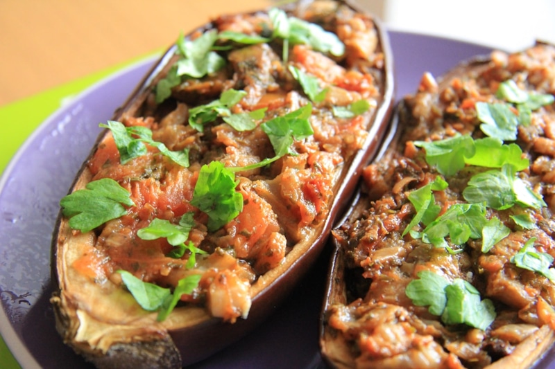 Грузинское блюдо: баранина в баклажане