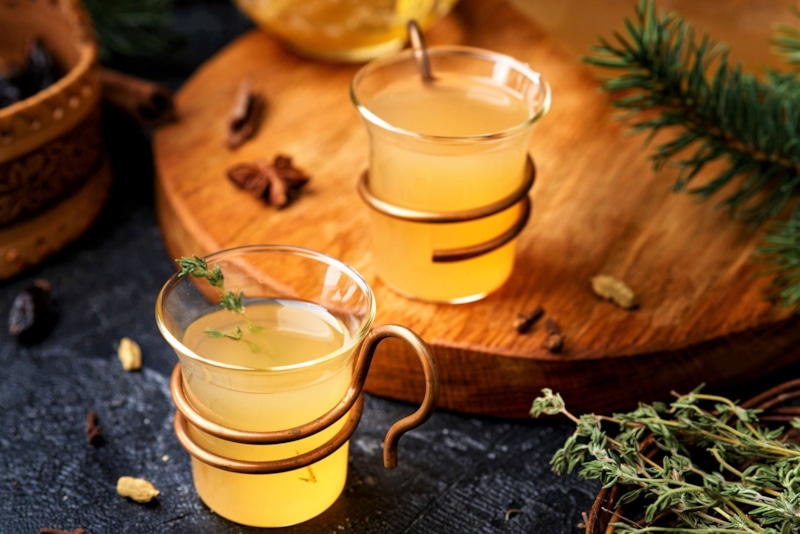 Лимонный сбитень: пряный напиток