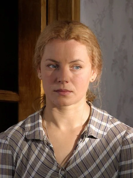 Лариса Шахворостова в сериале «Громовы»