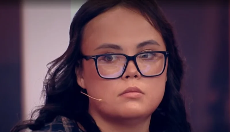 Сестра Оксаны Самойловой обвинила ее во лжи о родном отце