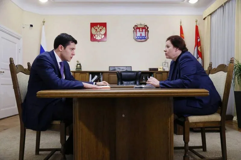 Антон Алиханов и Елена Дятлова