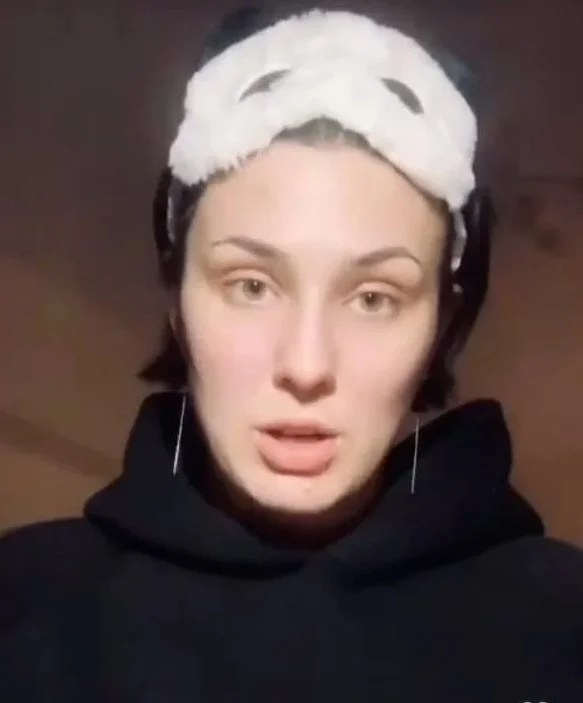 MARUV без макияжа