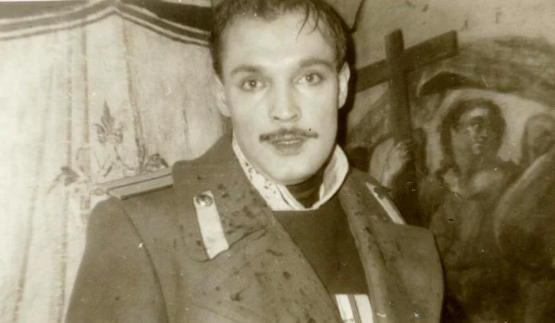 Александр Зуев в молодости
