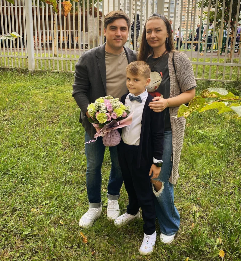 Артем Муратов с семьей