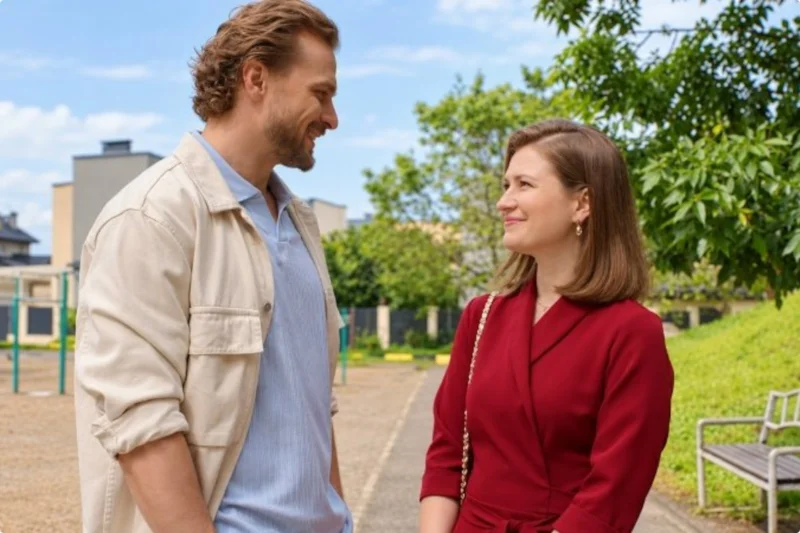 Кадр из сериала "За закрытыми дверями"