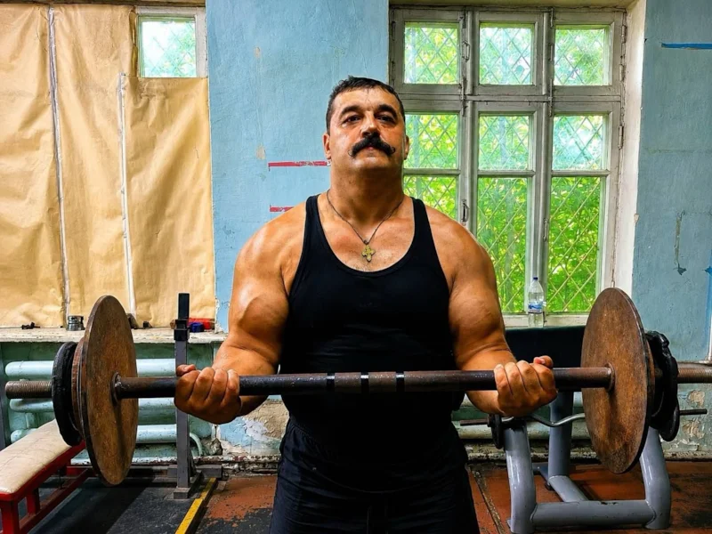 Богатырь из Донбасса Дмитрий Халаджи