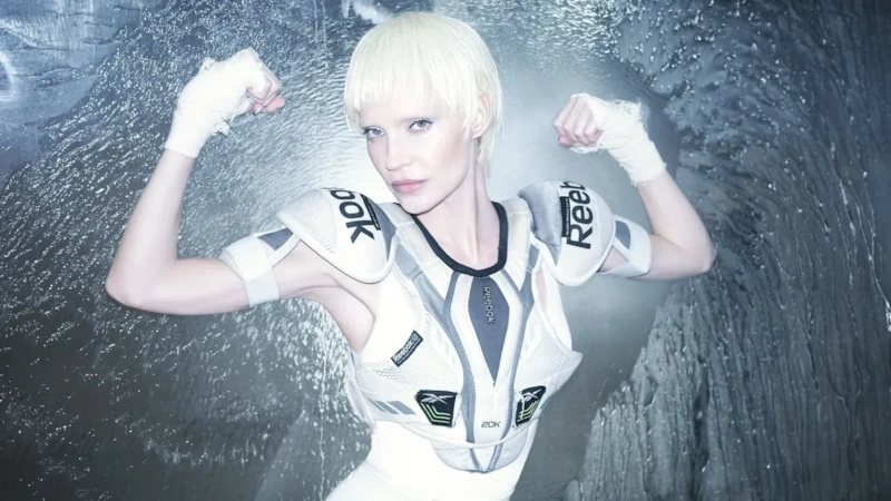 Глюкозу осудили за расколбас в ночном клубе