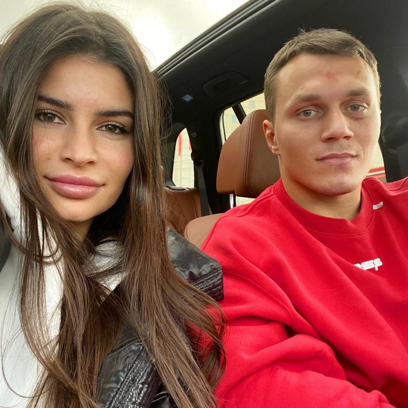 Артем Тарасов с женой