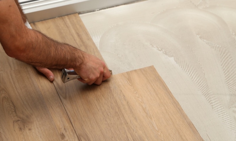 Кварцвиниловая плитка: уютный пол