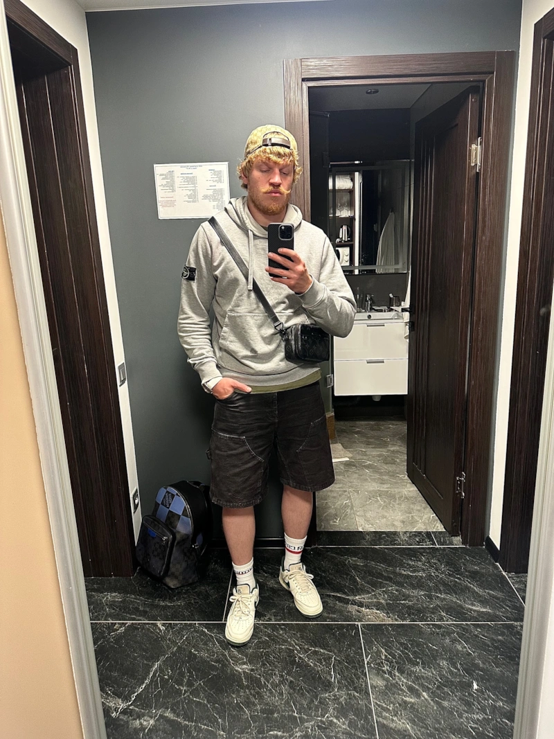 Сварщик и боксер Данил Олейник