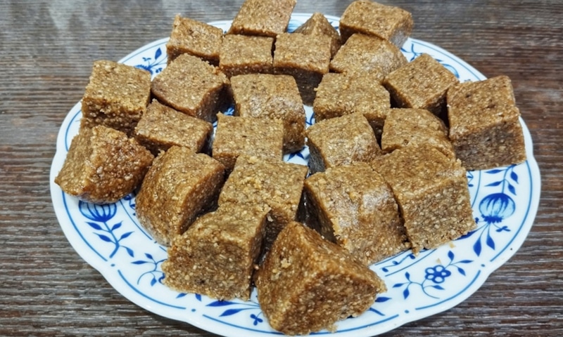 Домашняя халва из семечек: медовая паста